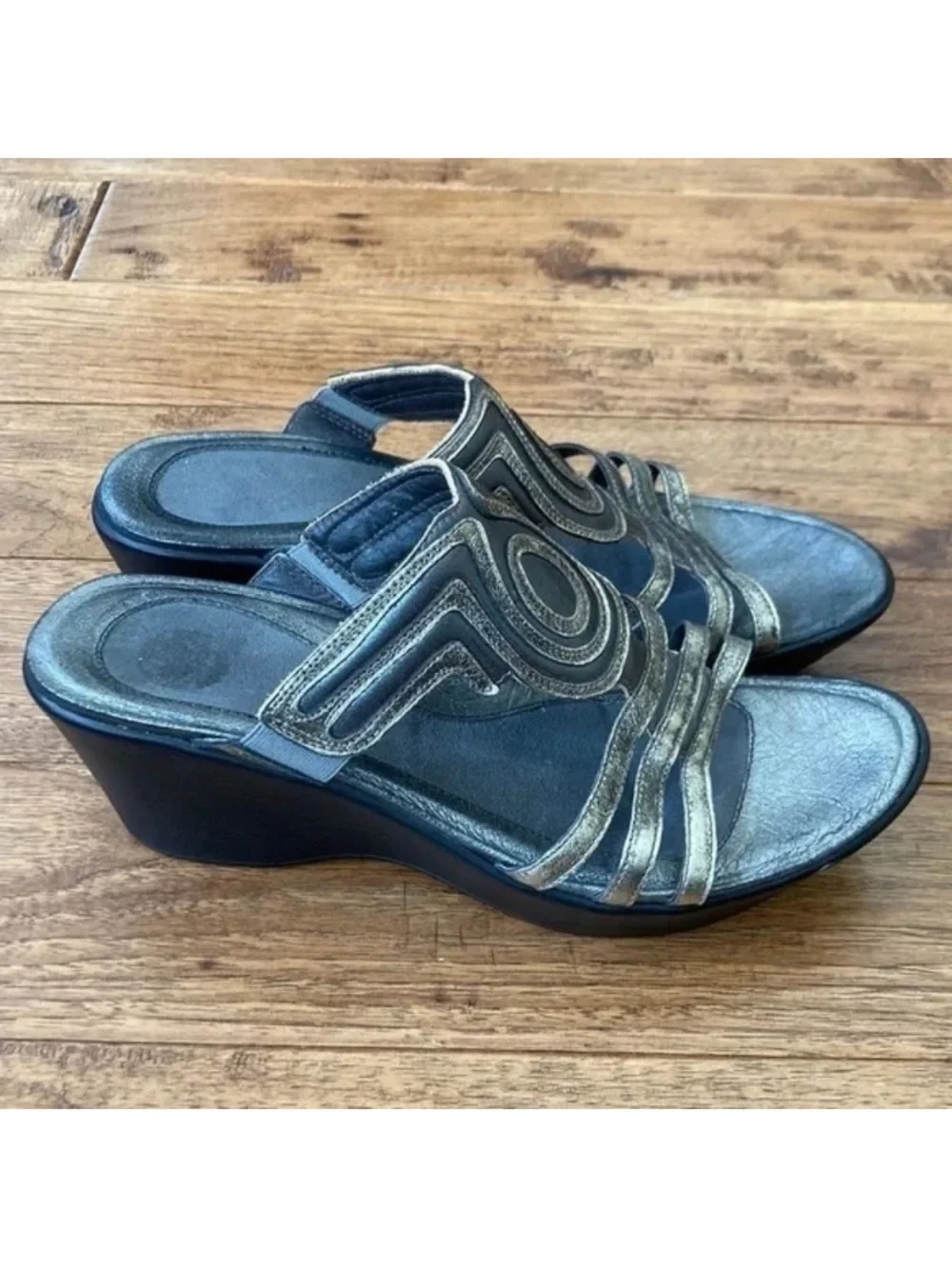Naot Metallic Pewter Platform Wedge Slide Sandals Comfort Size 41